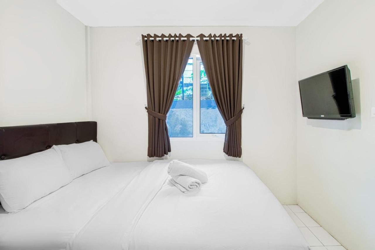 Urban24 Syariah Depok Hotel Екстериор снимка
