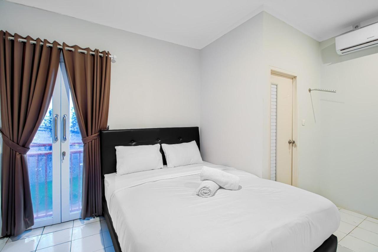Urban24 Syariah Depok Hotel Екстериор снимка