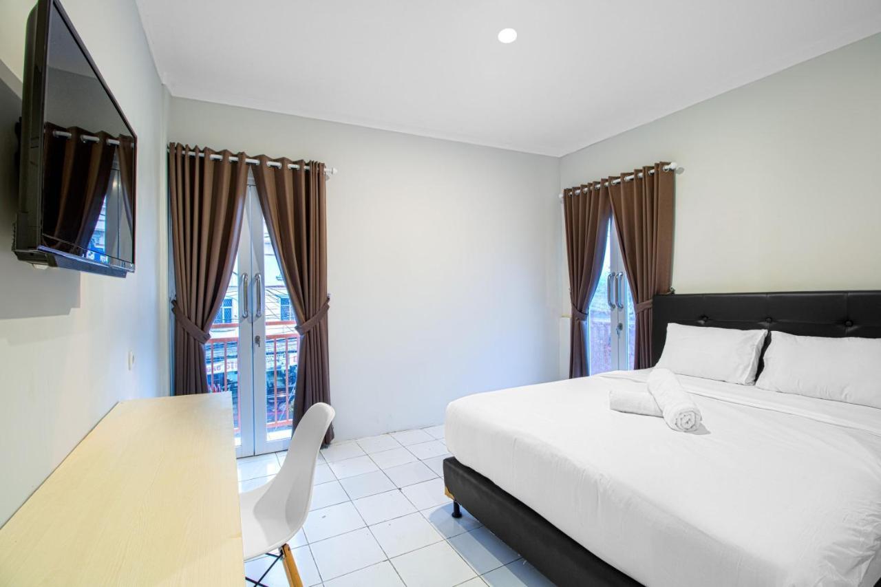 Urban24 Syariah Depok Hotel Екстериор снимка