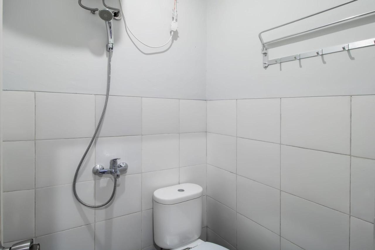 Urban24 Syariah Depok Hotel Екстериор снимка