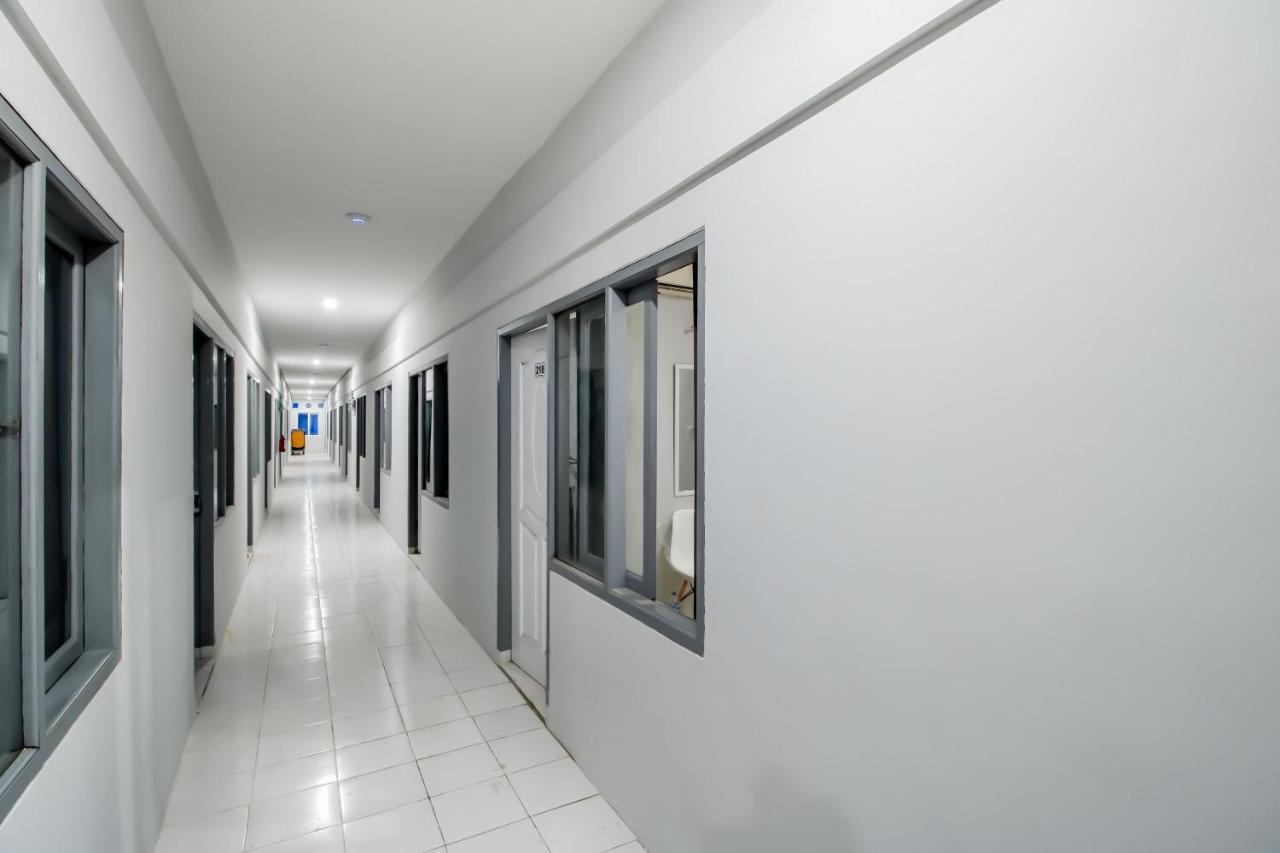 Urban24 Syariah Depok Hotel Екстериор снимка