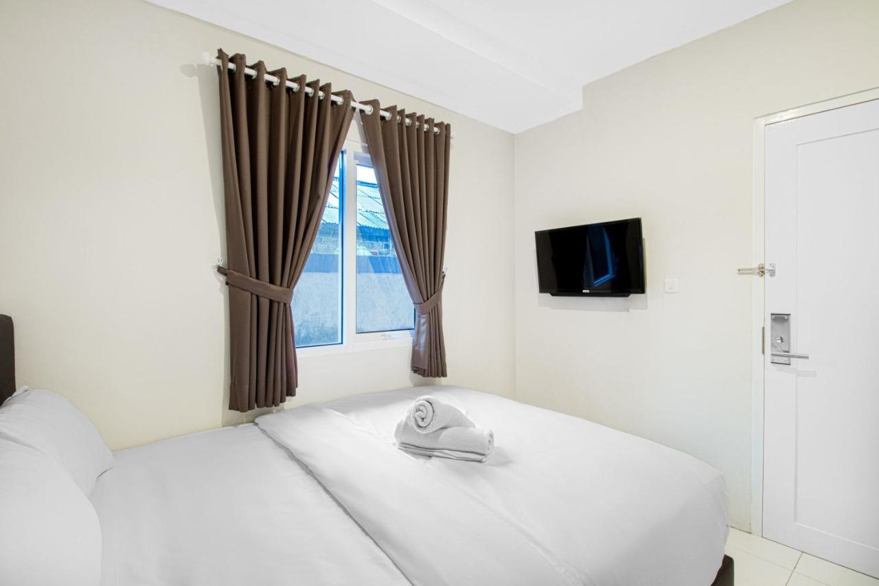 Urban24 Syariah Depok Hotel Екстериор снимка